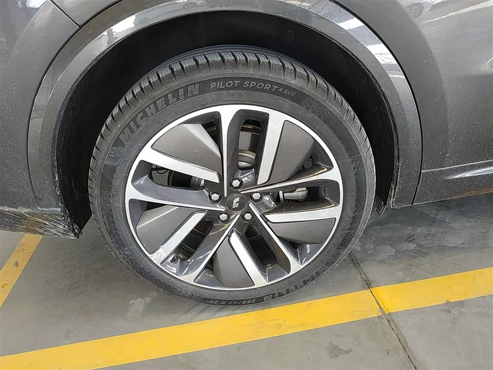 Li Auto Ideal L8