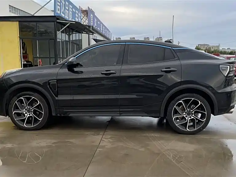 Lynk & Co 05