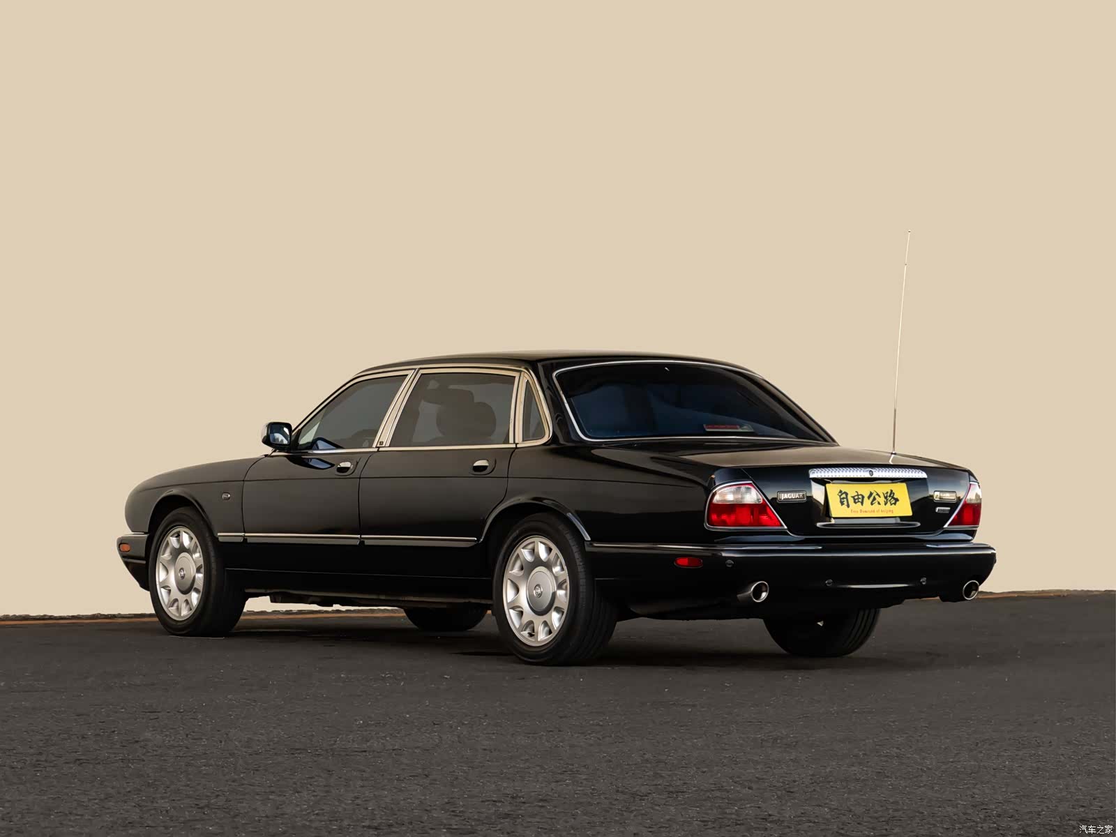 Jaguar XJ, 2002 15