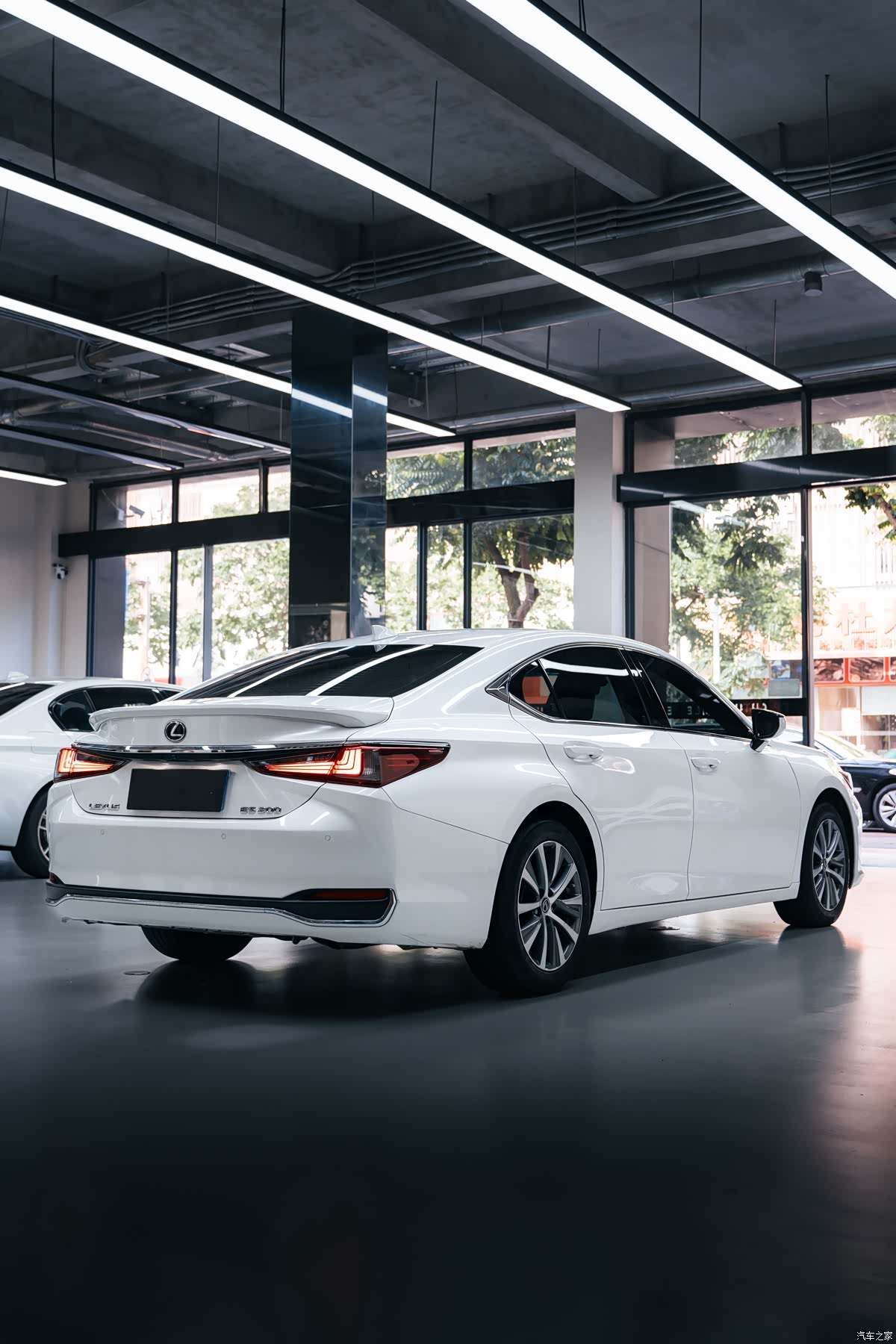 Lexus ES, 2020 3