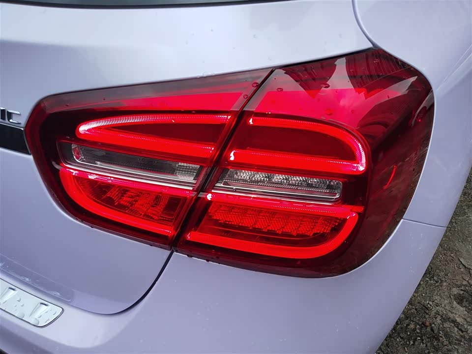 Mercedes-Benz GLA Mercedes-Benz GLA