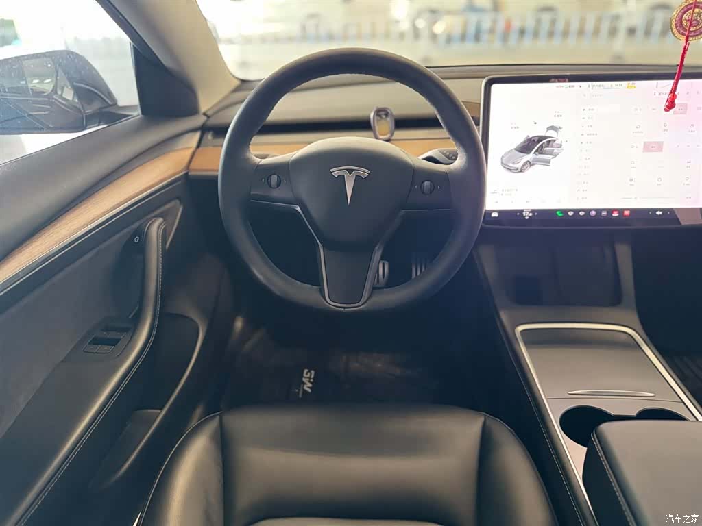 Tesla Model 3, 2021 13