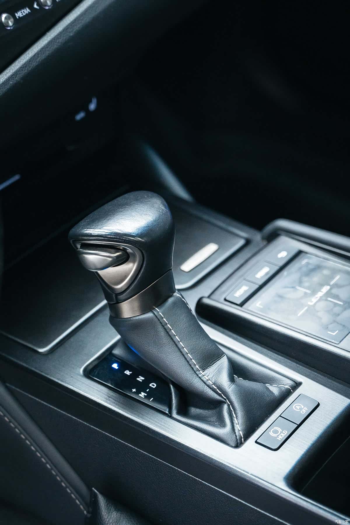 Lexus ES, 2020 17