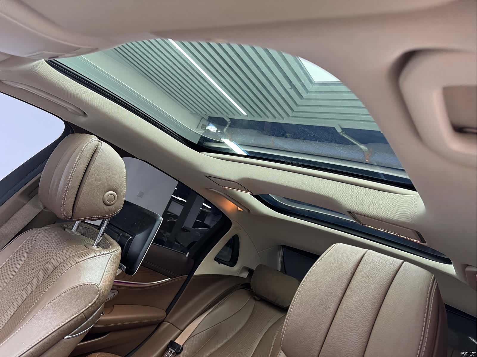 Mercedes-Benz E-Class, 2020 14