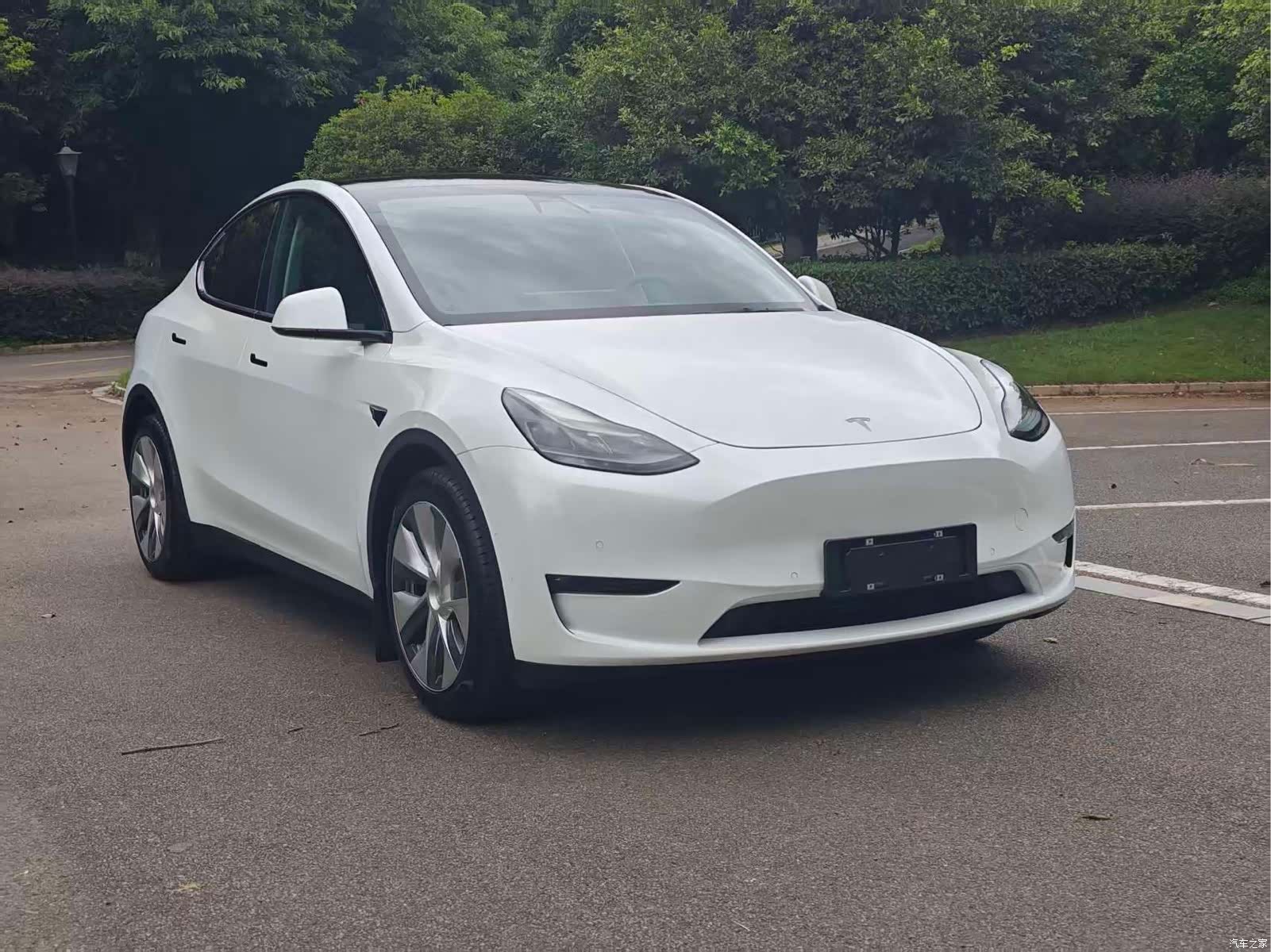 Tesla Model Y, 2021 3