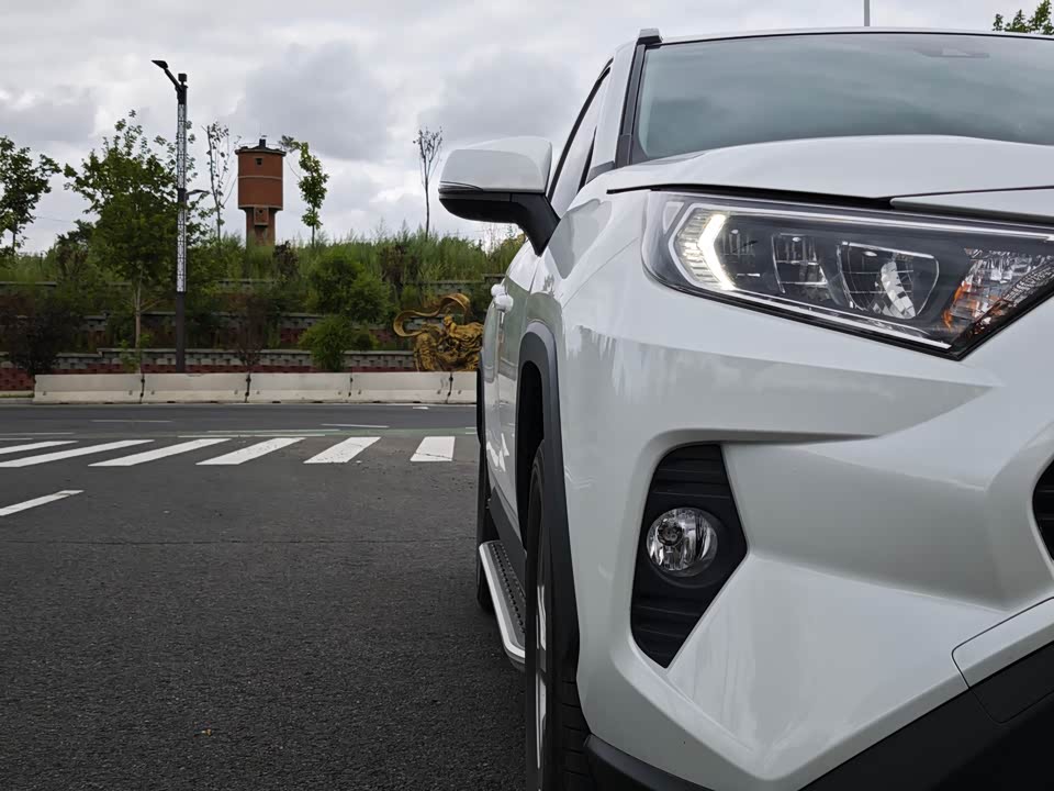 Toyota RAV4 Rongfang