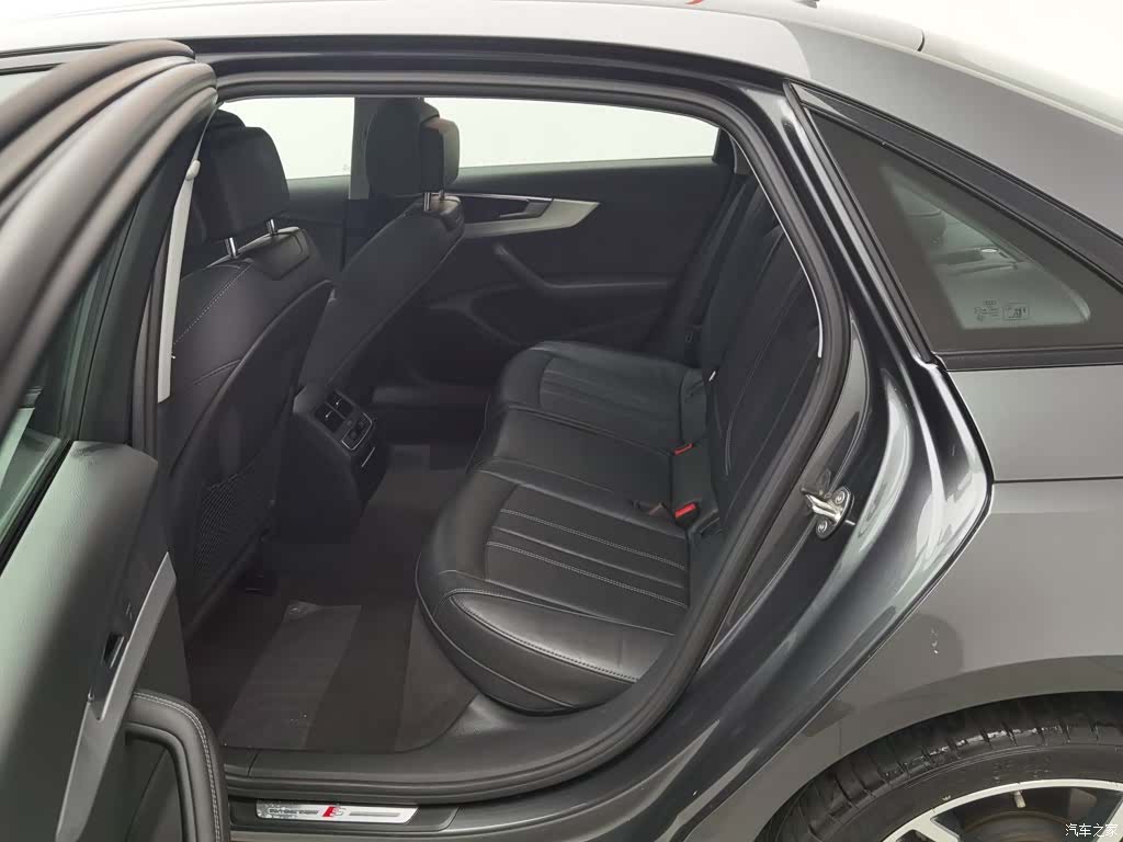 Audi A4L, 2022 15