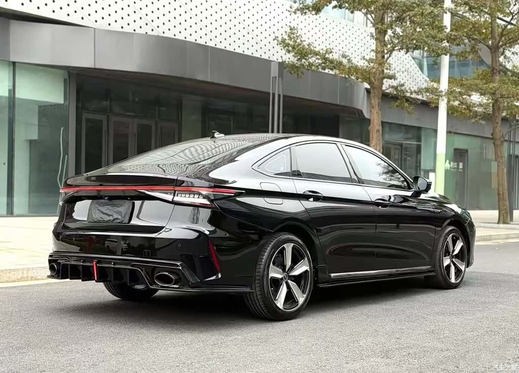 Chery Arrizo 8, 2022 7