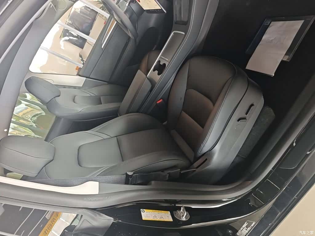 Tesla Model Y, 2021 25