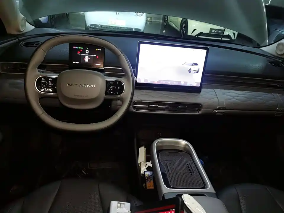 Dongfeng Nammi Nano 01