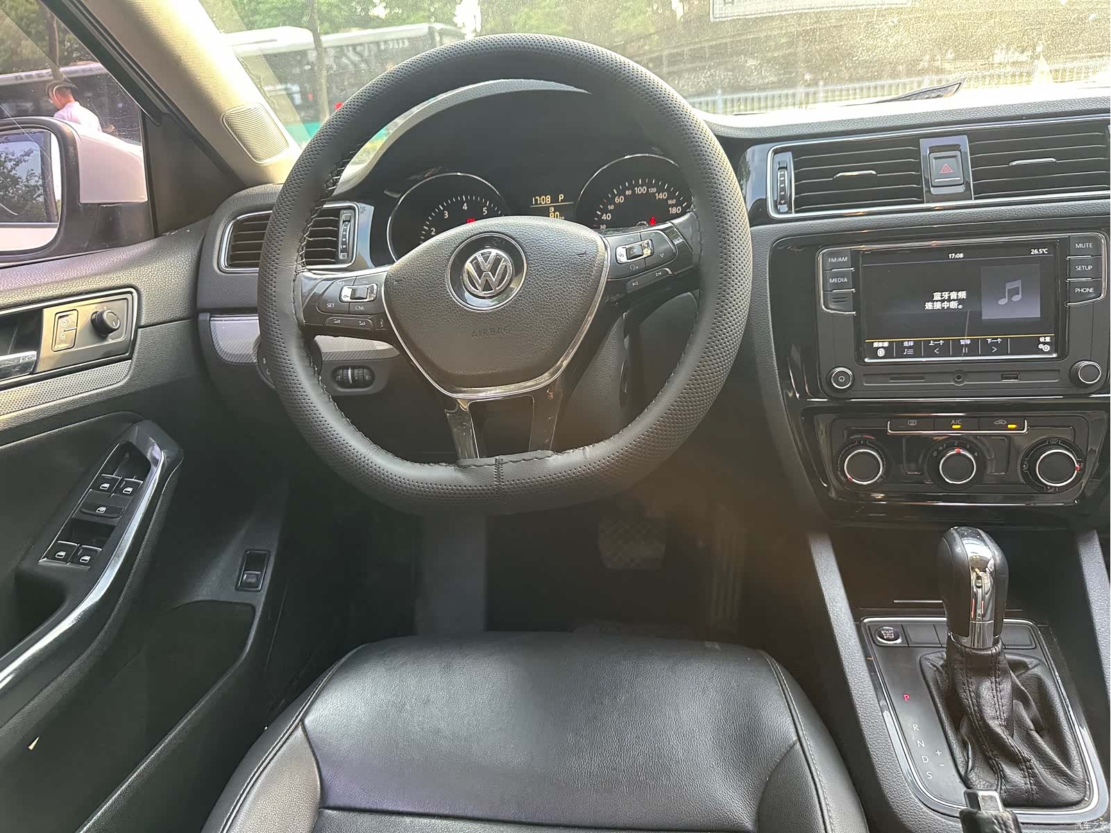Volkswagen Sagitar, 2016 10