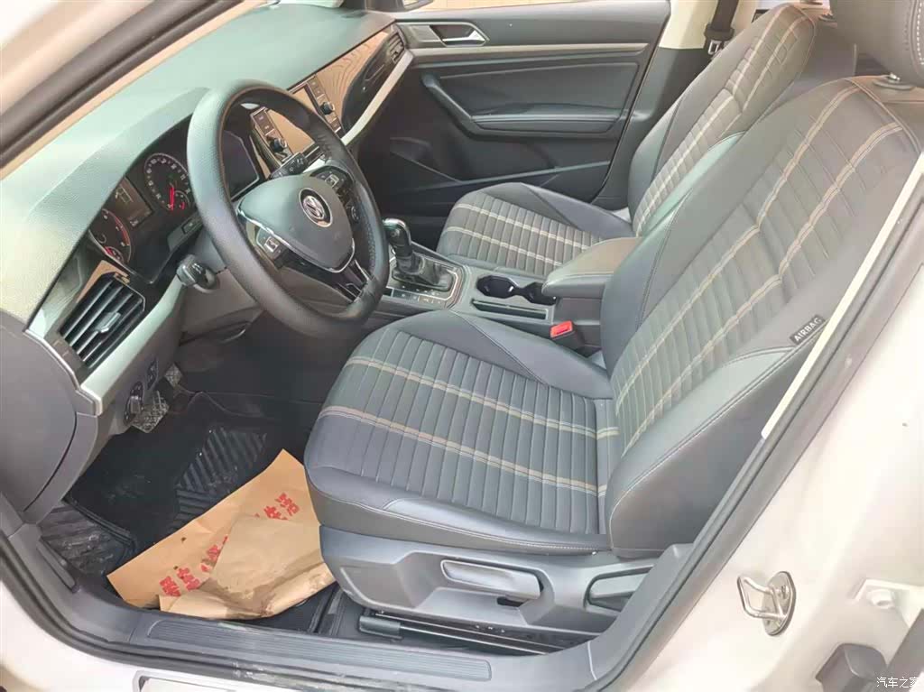 Volkswagen Lavida, 2019 все фото