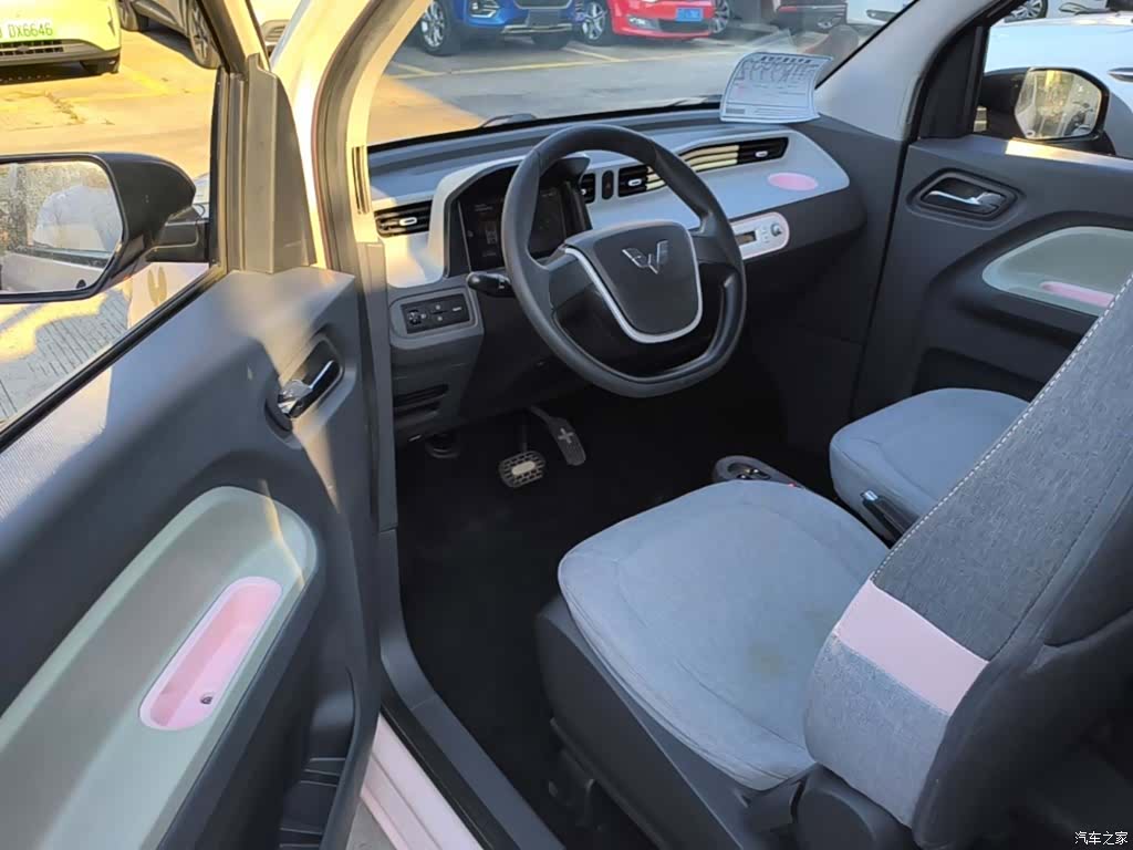 Wuling MINIEV, 2022 16