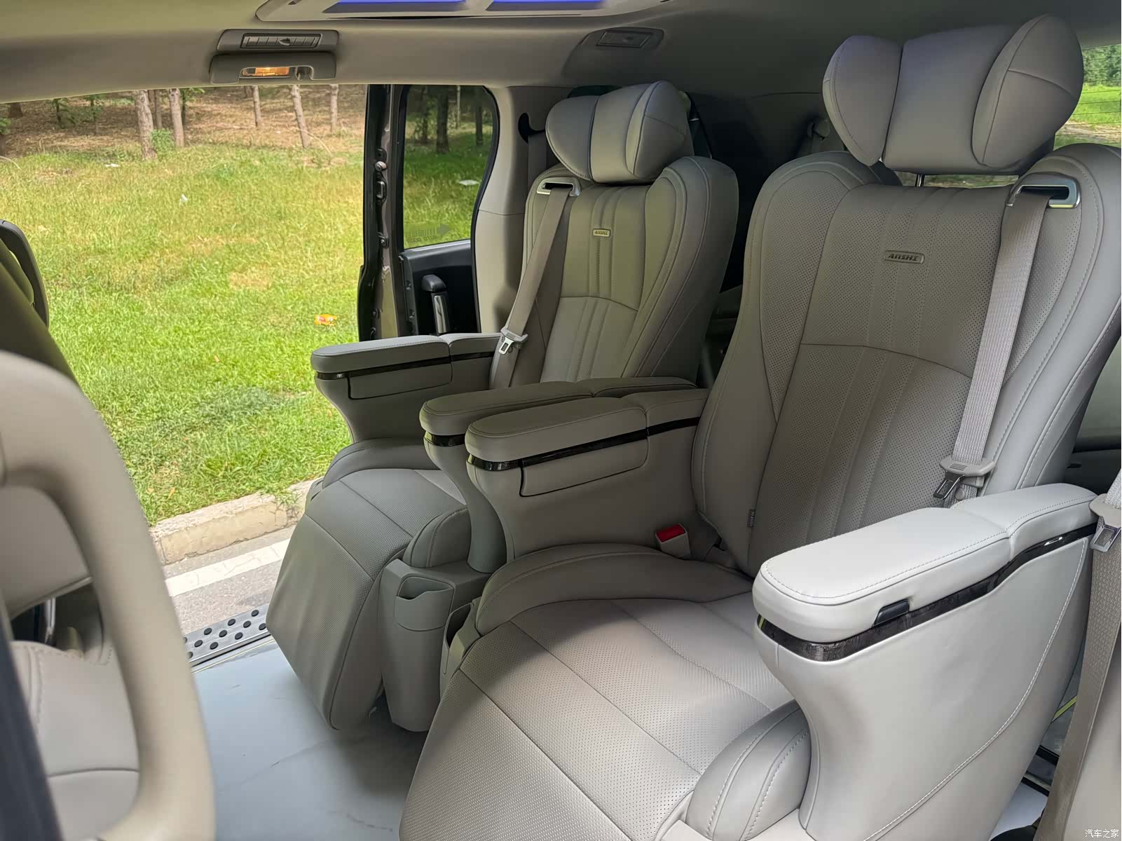 Buick GL8, 2019 10