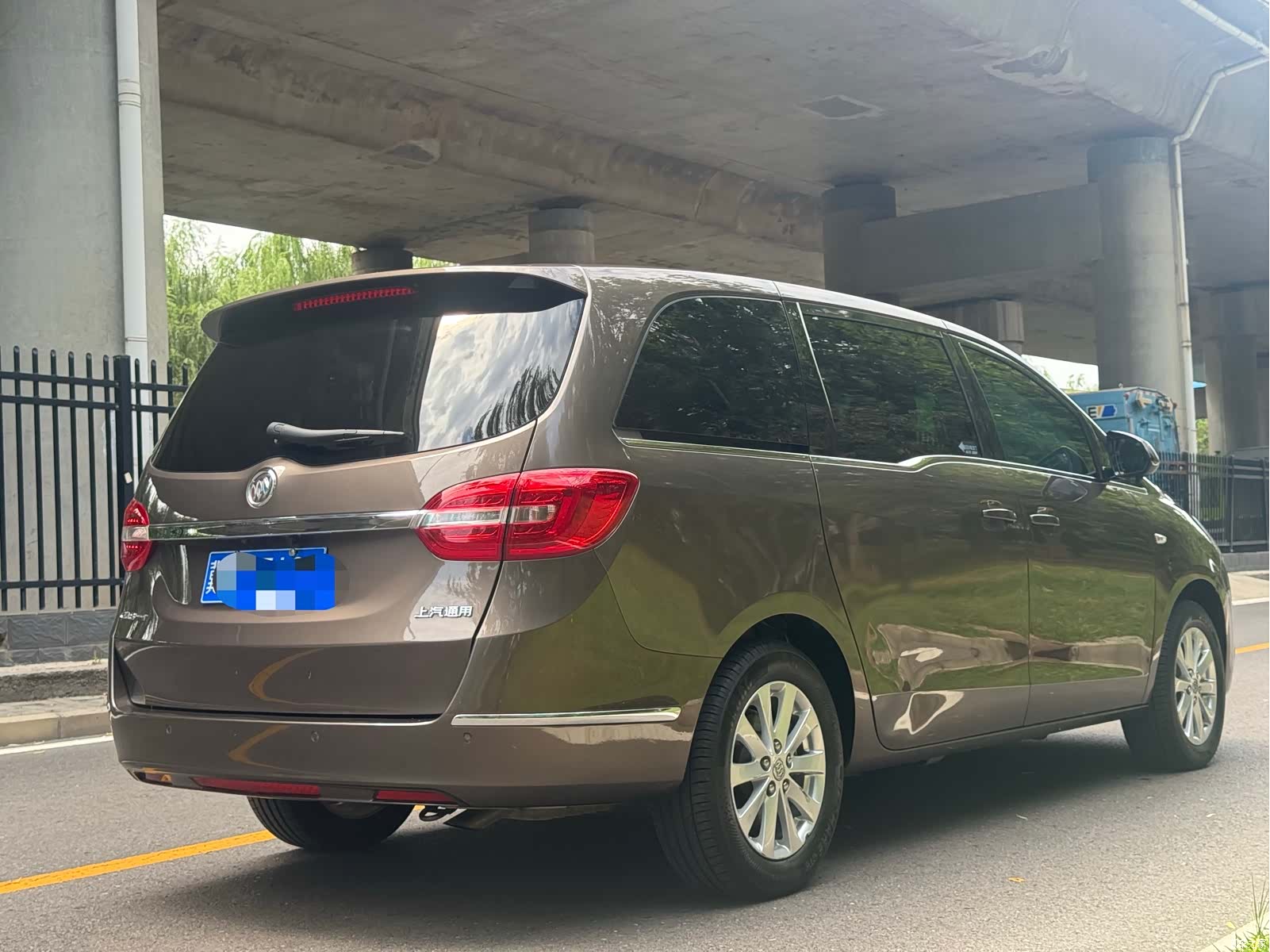 Buick GL8, 2019 6