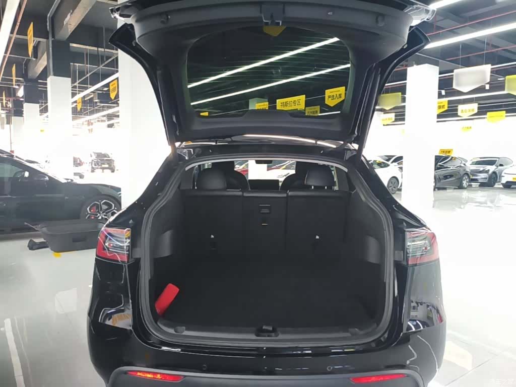Tesla Model Y, 2022 19