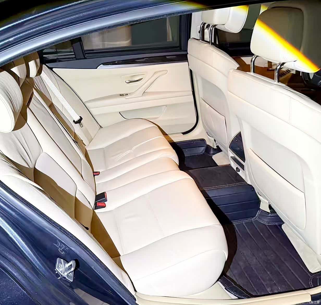 BMW 5 Series, 2012 9