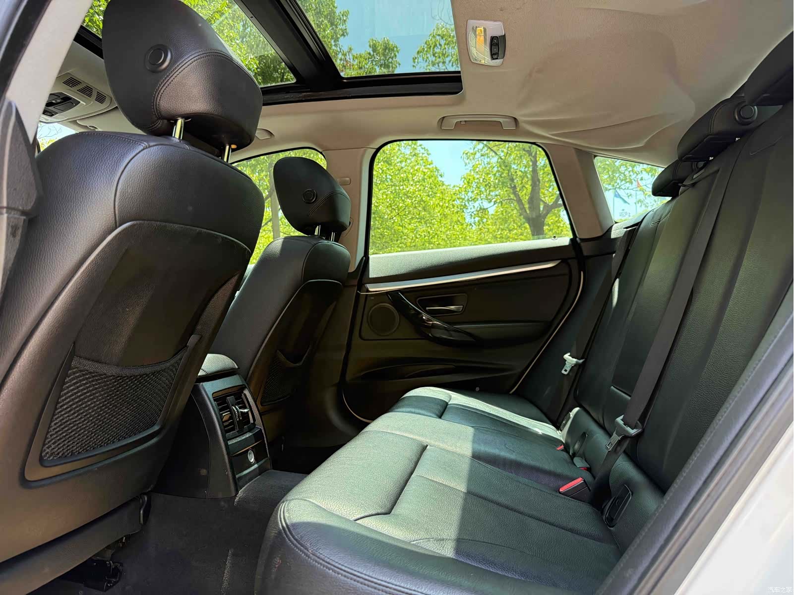 BMW 3 Series, 2016 11