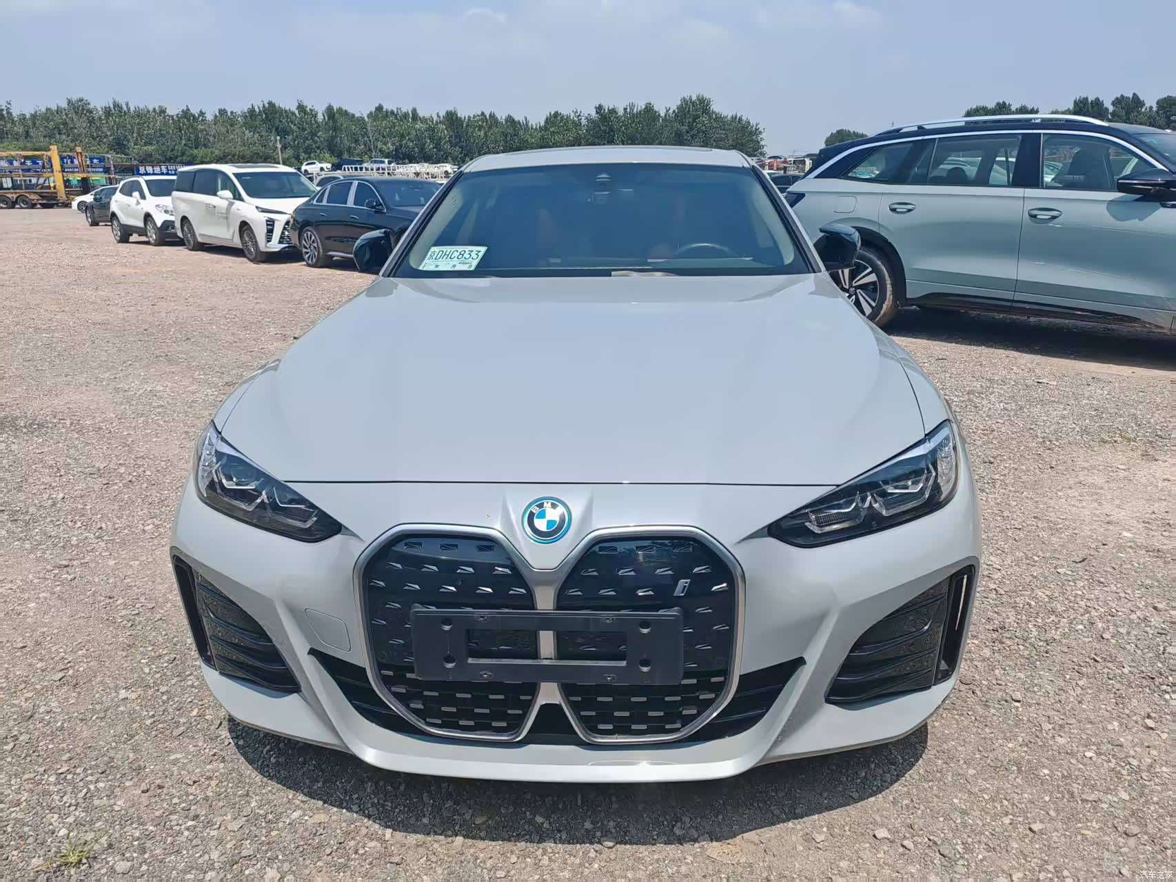 BMW i4, 2023 все фото