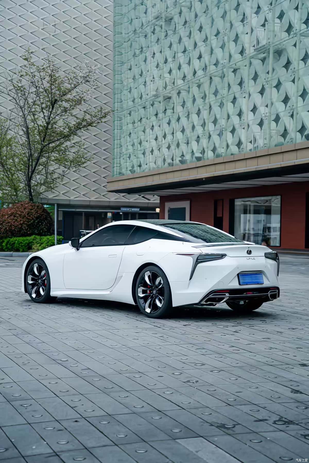 Lexus LC, 2022 3