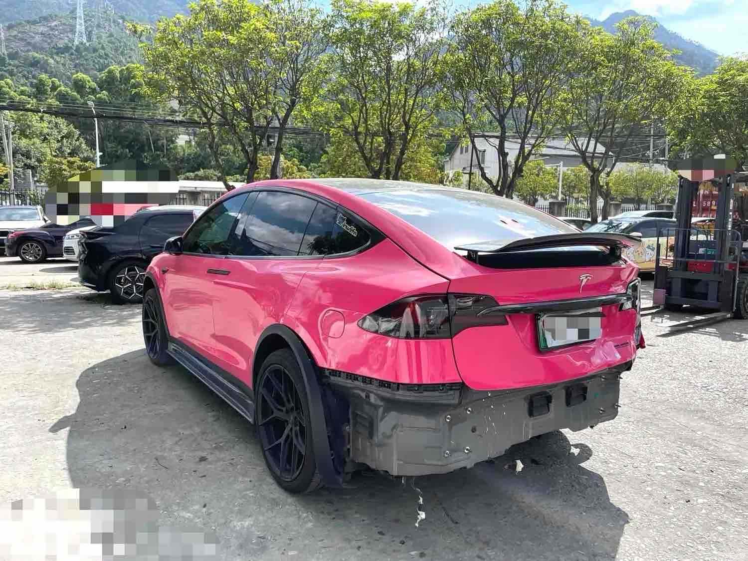 Tesla Model X, 2020 4