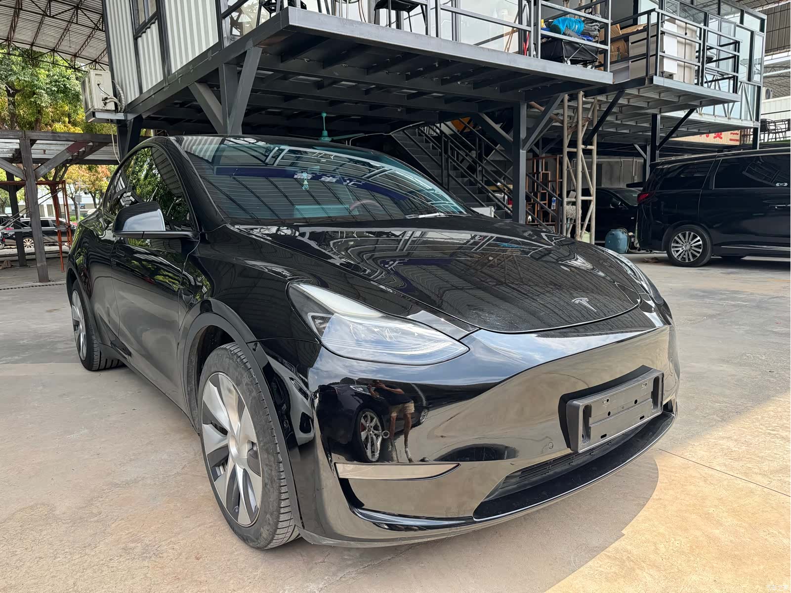 Tesla Model Y, 2022 3