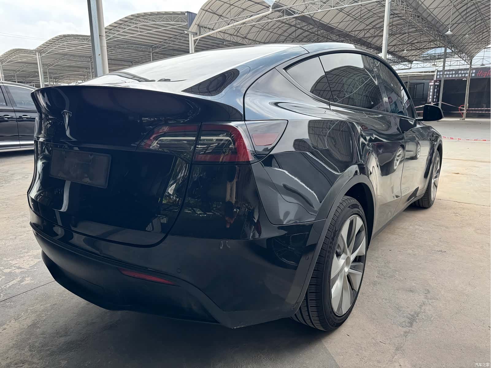 Tesla Model Y, 2022 4