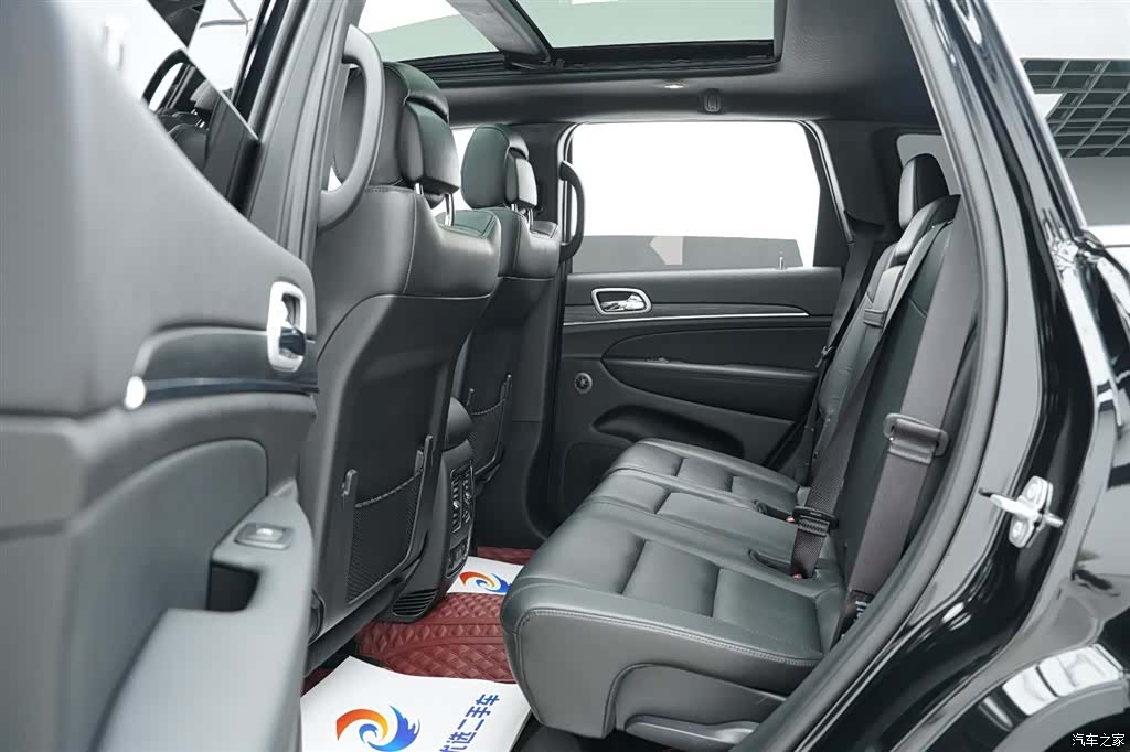 Jeep Grand Cherokee, 2022 10