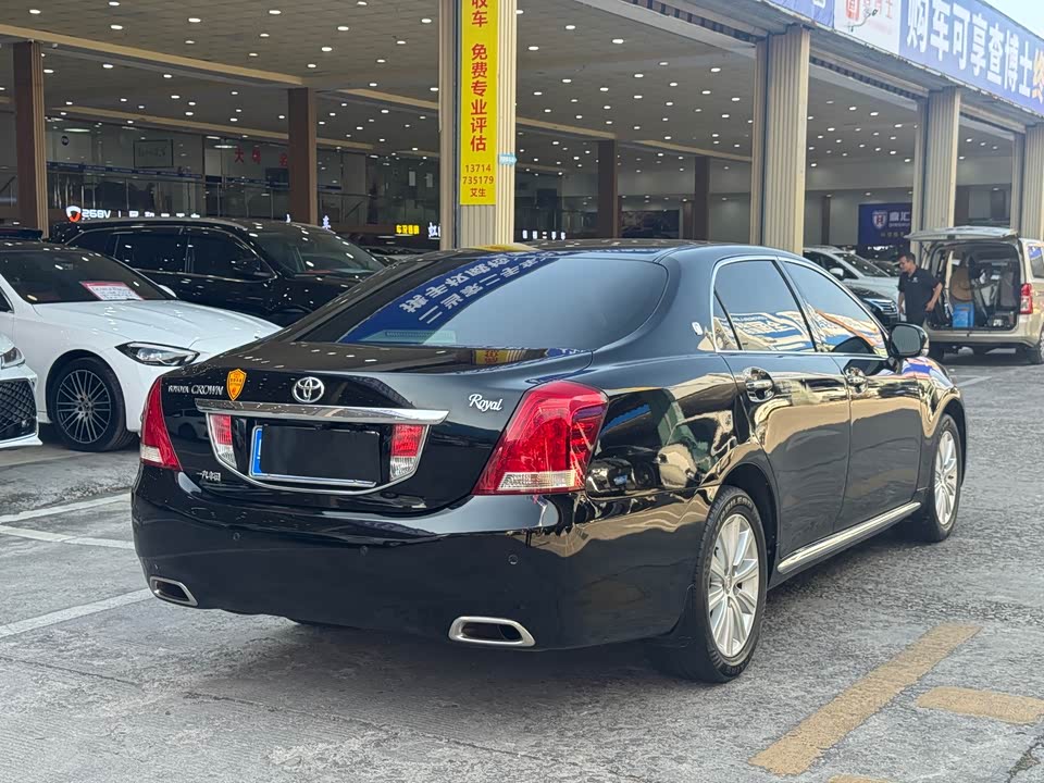 Toyota crown