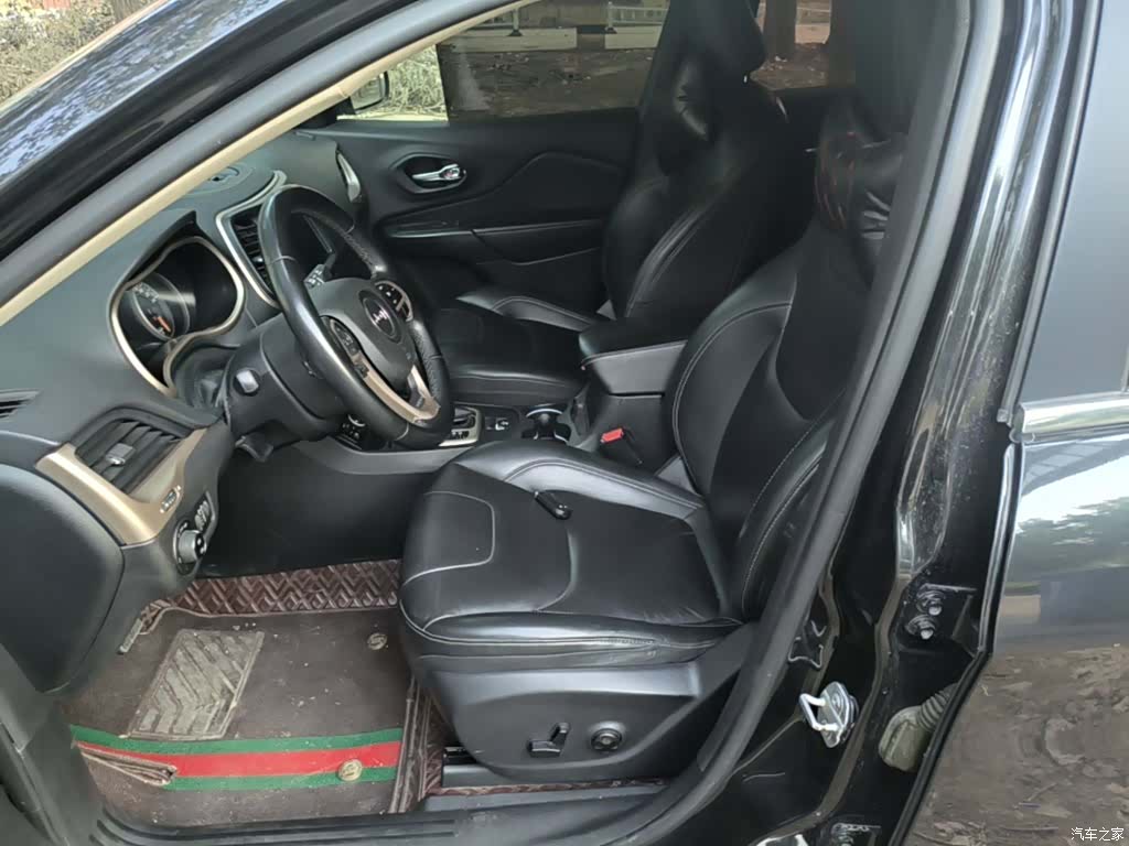 Jeep Cherokee, 2018 15
