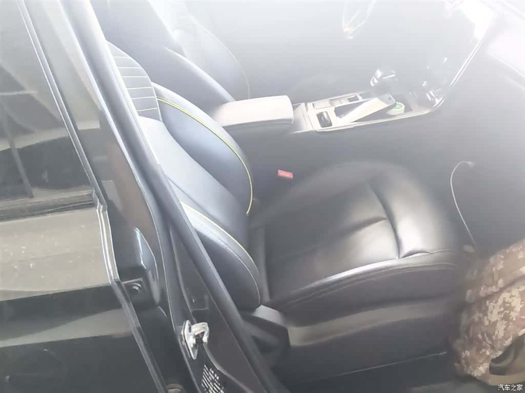Roewe RX5, 2022 25