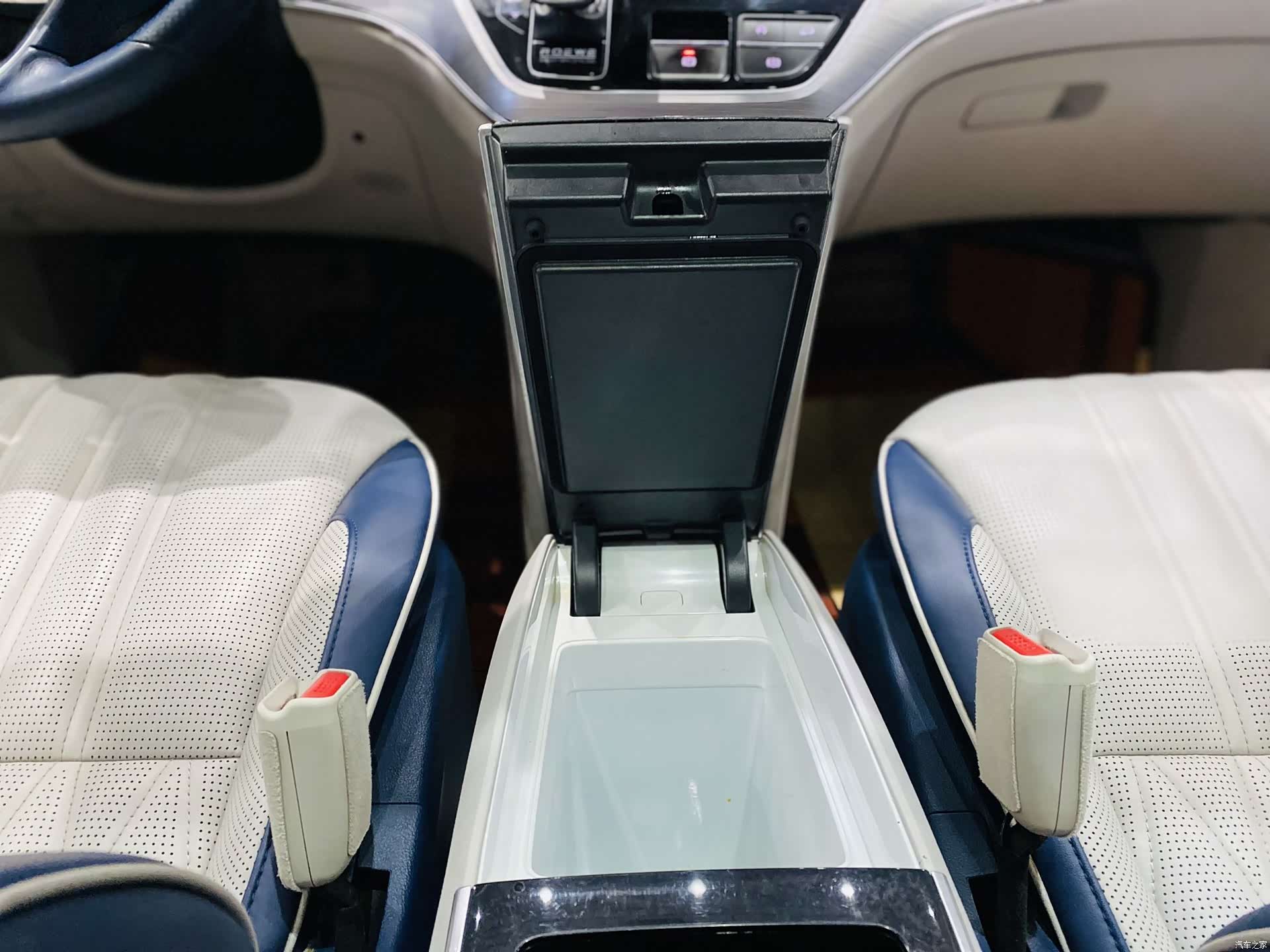 Roewe iMAX8, 2022 8