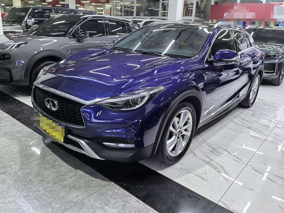 Infiniti QX30