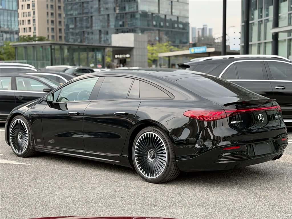 Mercedes-Benz EQS, 2025 4