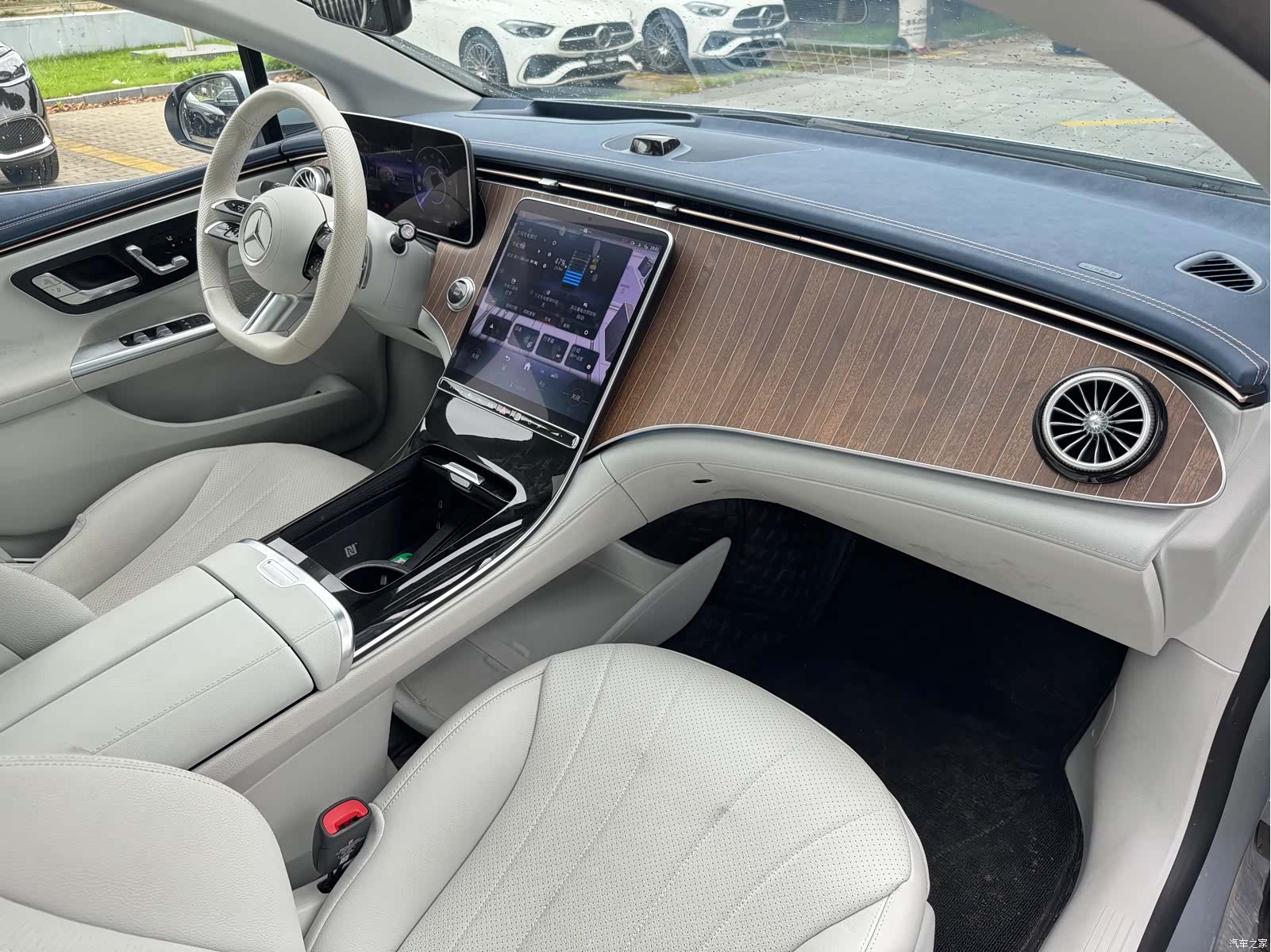 Mercedes-Benz EQE, 2025 15