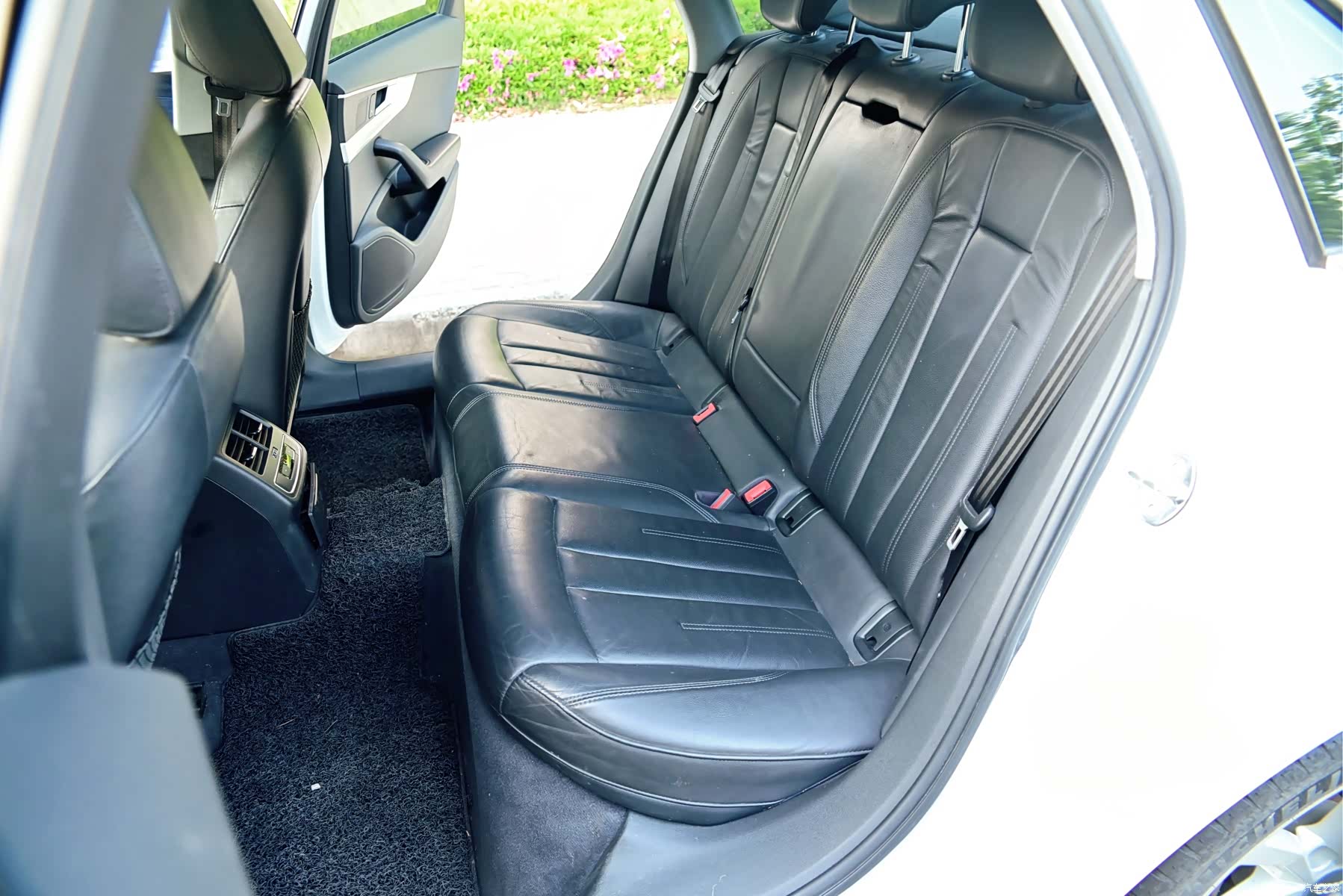 Audi A4L, 2018 11