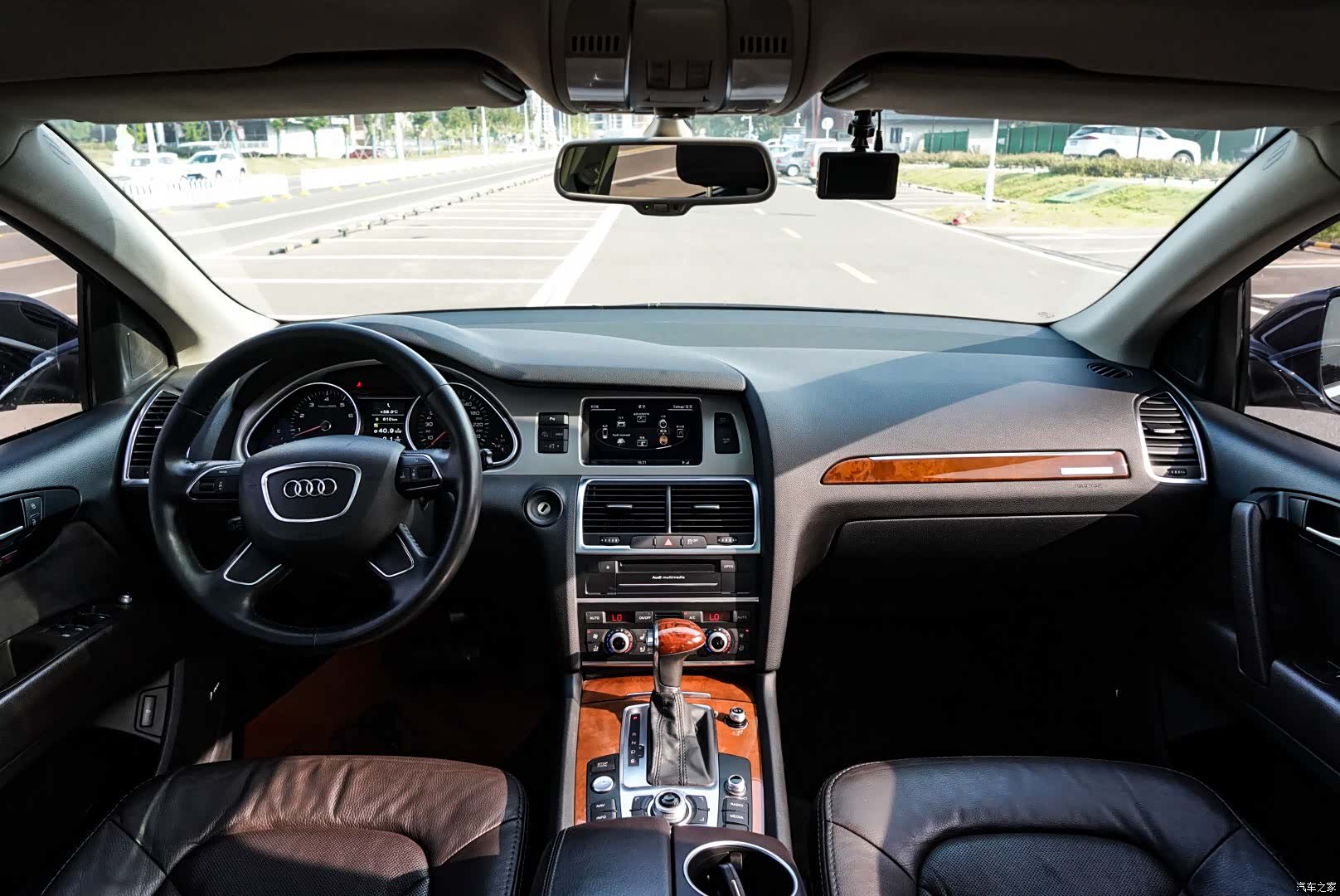 Audi Q7, 2015 9