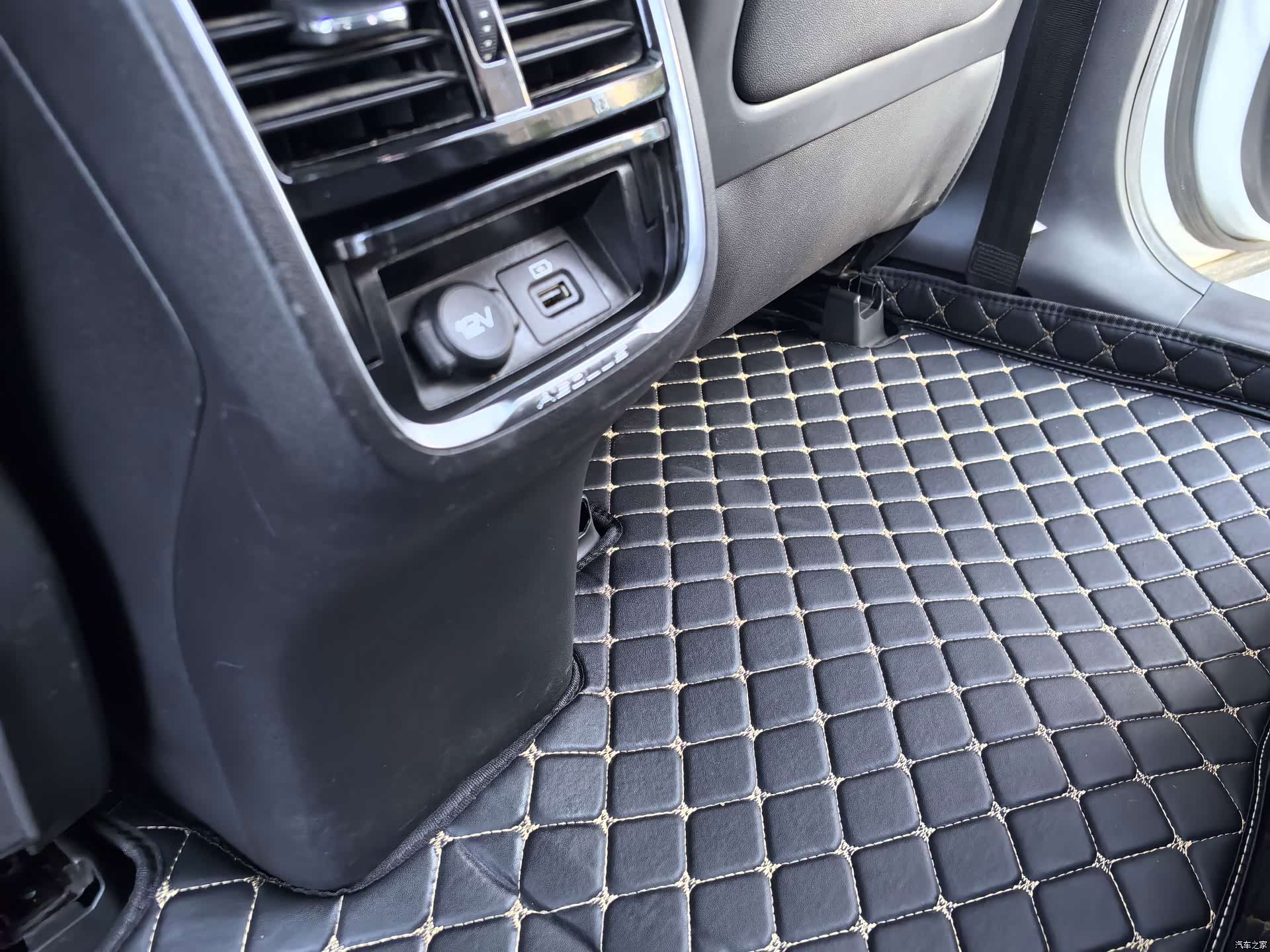 DongFeng AX7, 2019 22