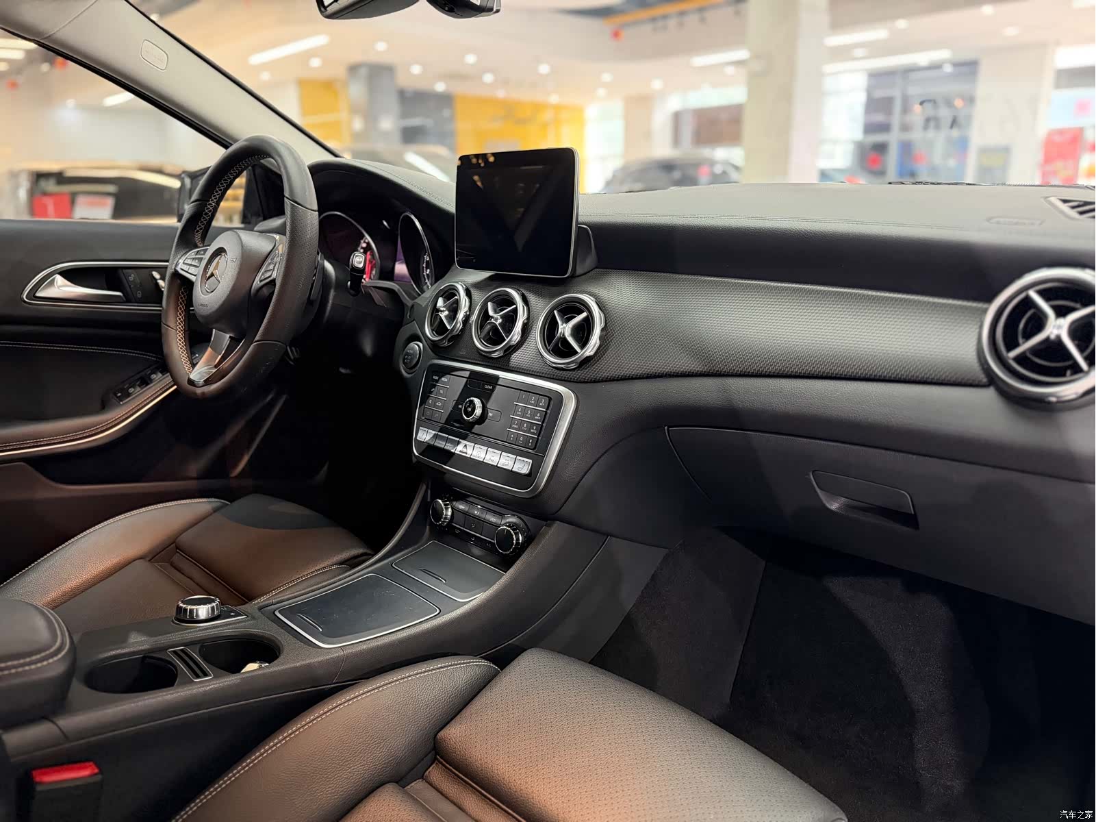 Mercedes-Benz GLA, 2019 12