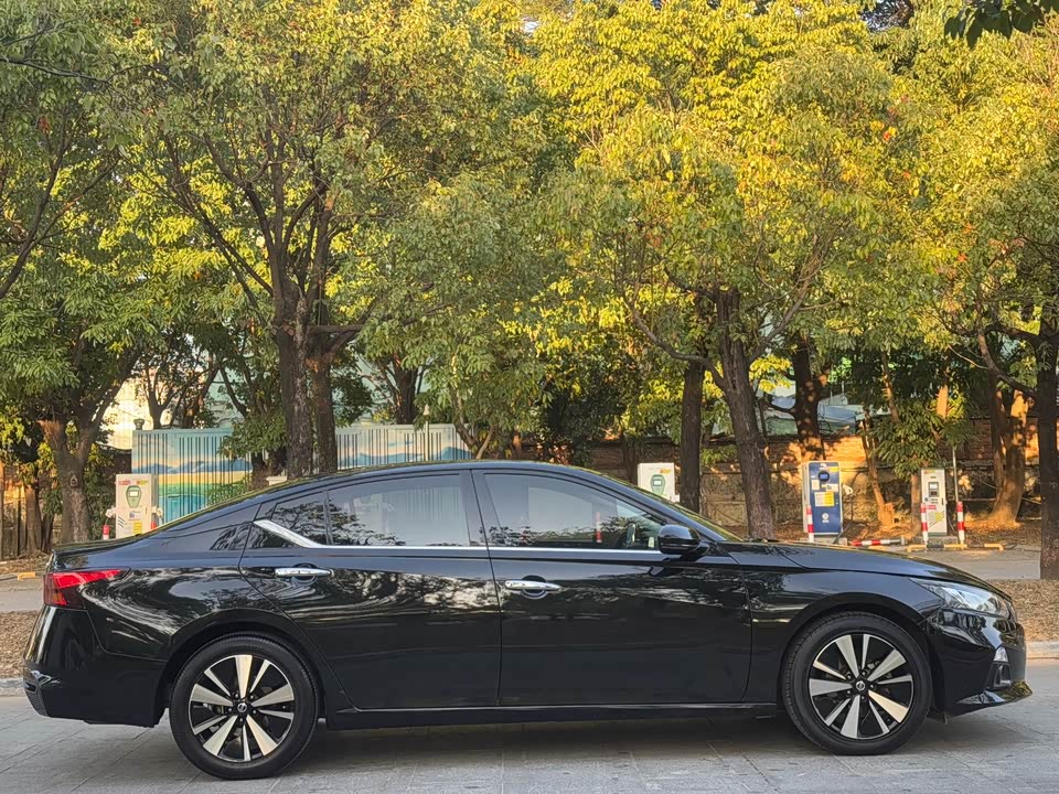 Nissan Teana