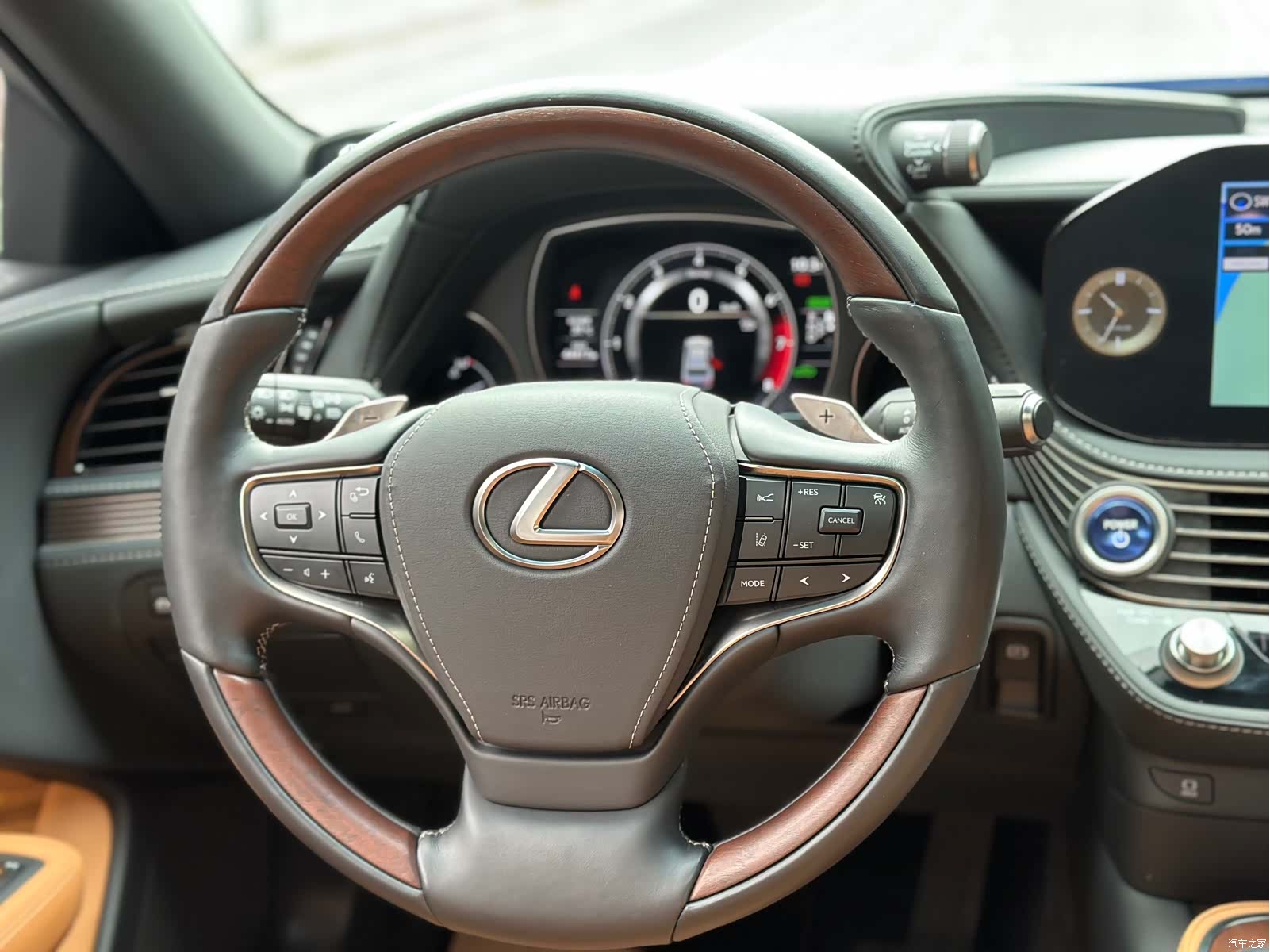 Lexus LS, 2022 20