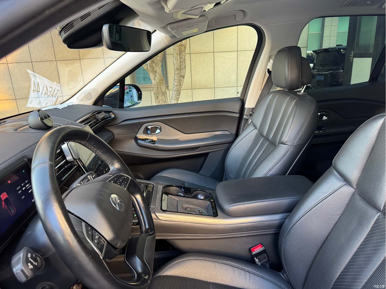 NIO ES8, 2019 16