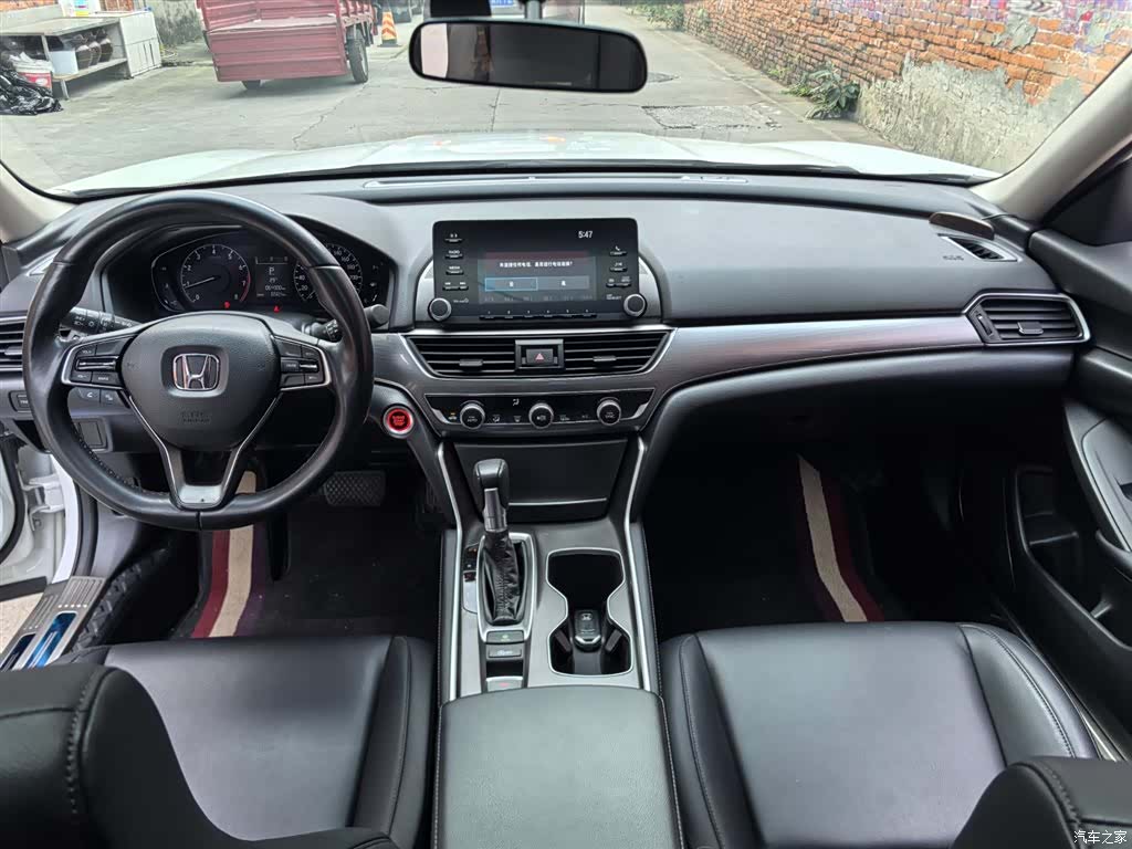 Honda Accord, 2019 11