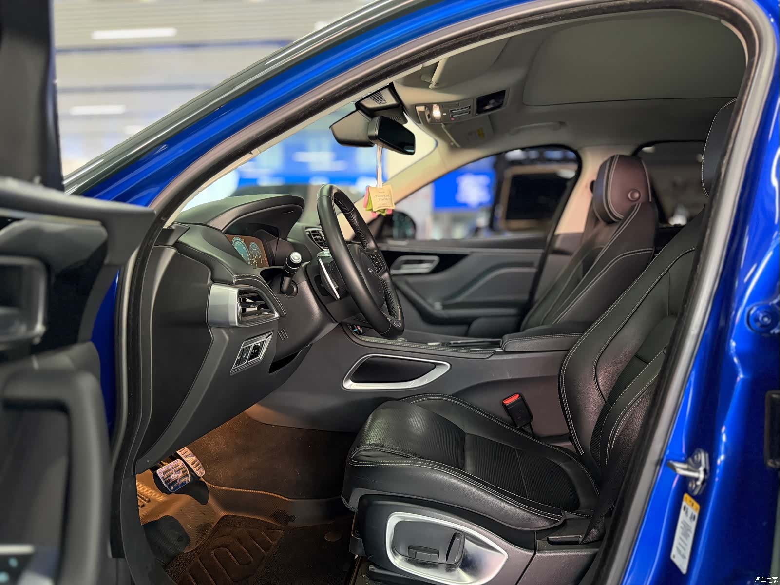 Jaguar F-PACE, 2017 4