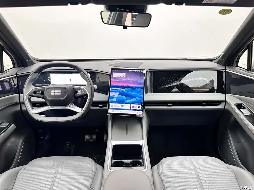 Geely Galaxy L7, 2025 10
