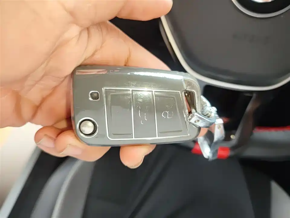 Volkswagen T-ROC exploring Songs