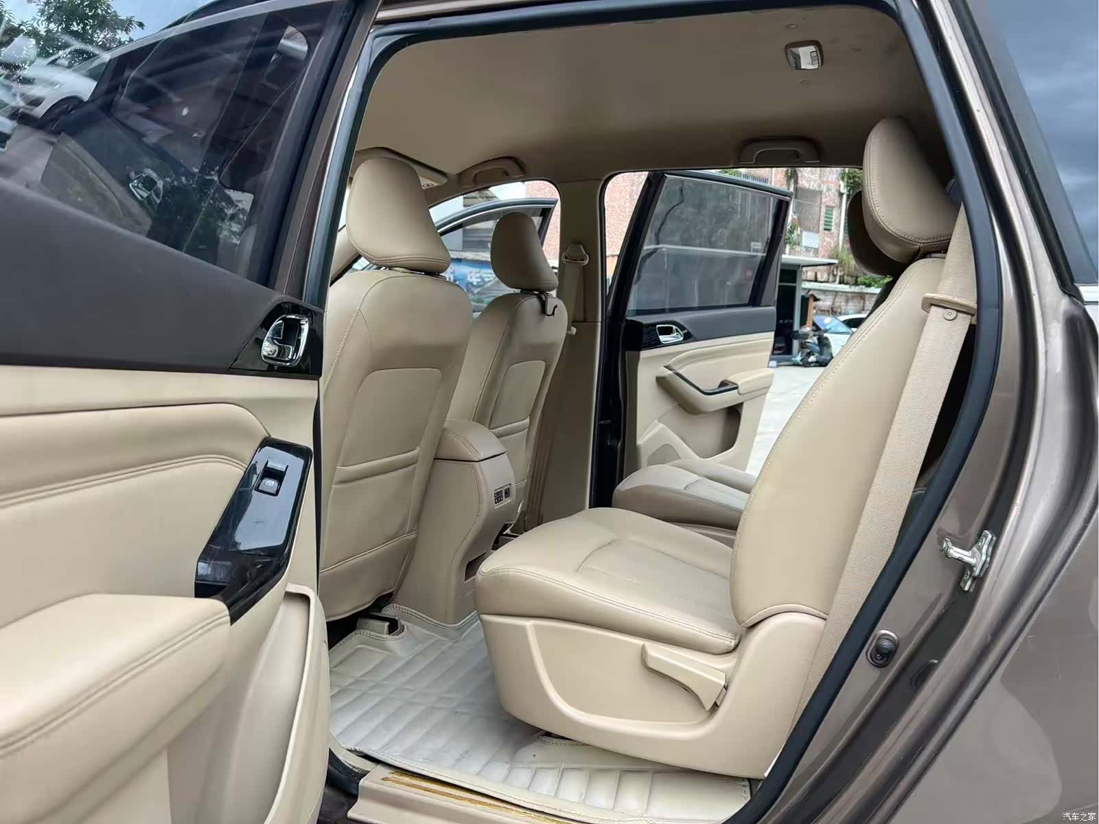 Wuling 730, 2015 6