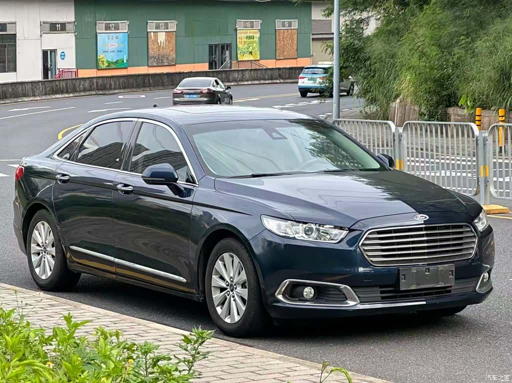 Ford Taurus, 2017 3