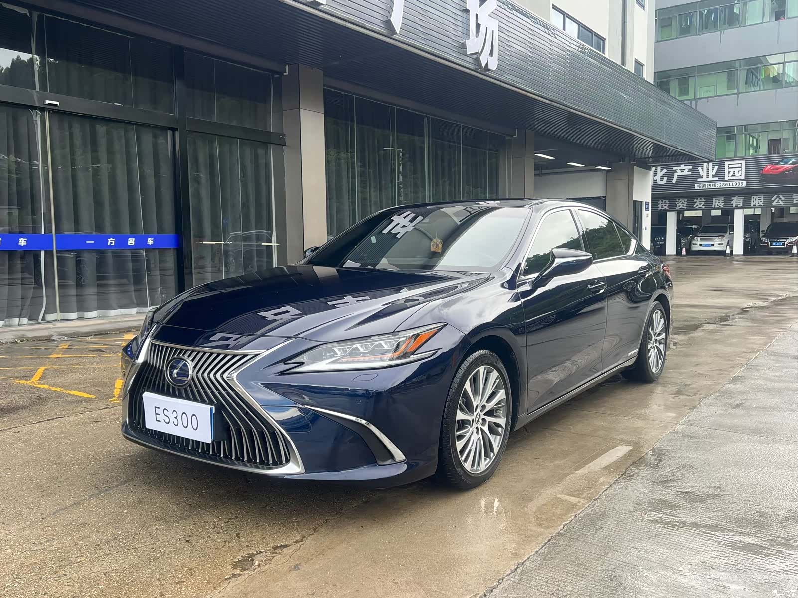Lexus ES, 2021 1