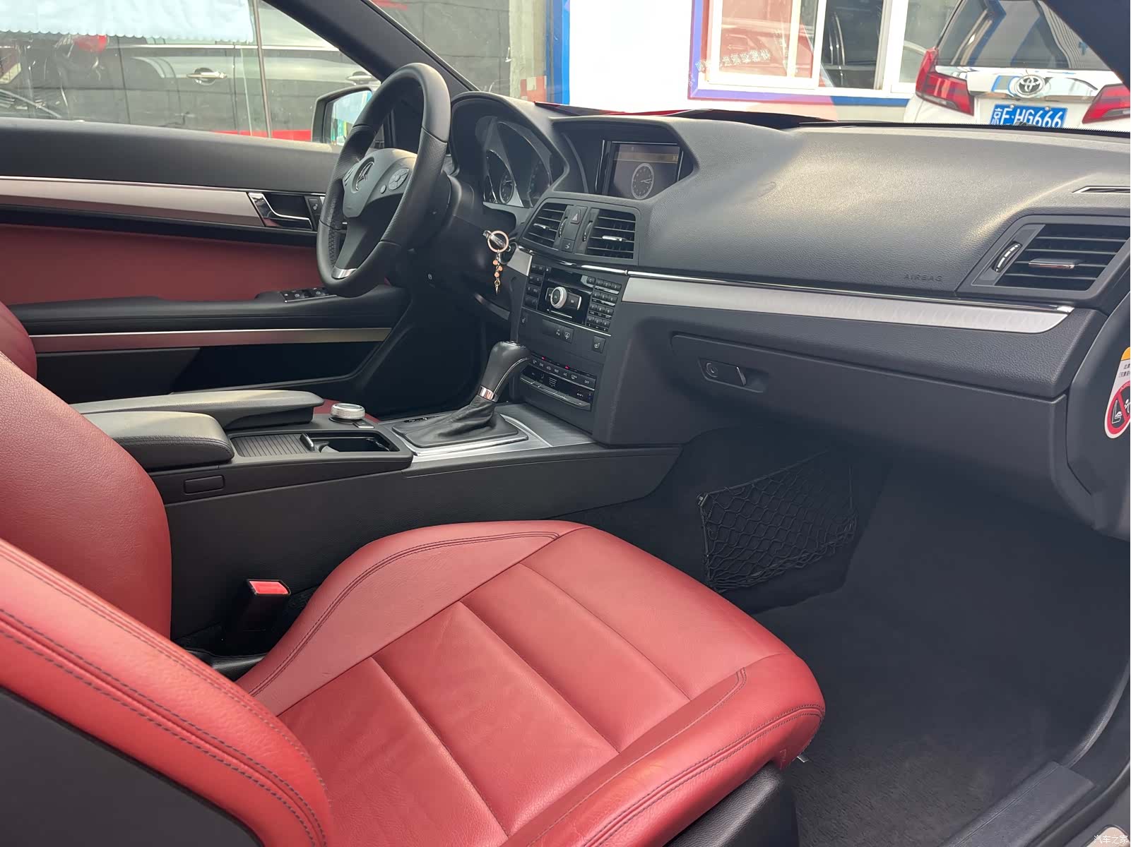 Mercedes-Benz E-Class, 2010 все фото